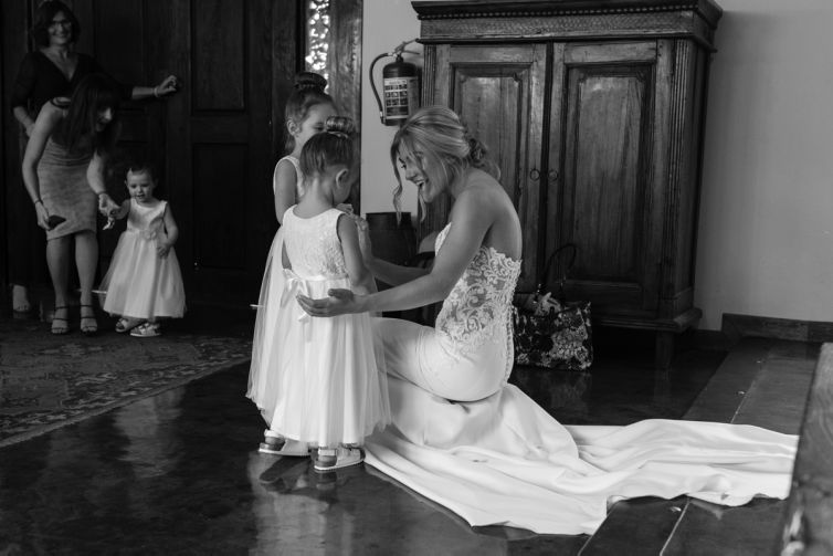 Claudio and Michaela Red Ivodry Wedding Photos-12